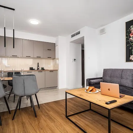 Aparthotel Pileckiego 4*