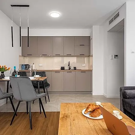 Pileckiego 4* Varsavia