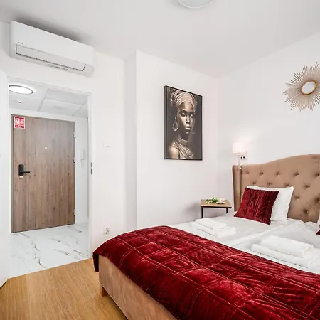 Pileckiego Aparthotel 3*