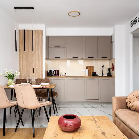 Pileckiego Aparthotel Warschau